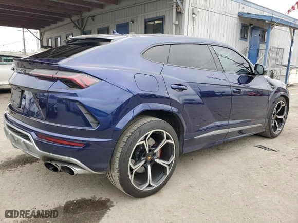 2021 Lamborghini Urus with VIN ZPBUA1ZL0MLA13913, listed as a Copart auction lot 53748385 with 31,001 mi miles and Salvage Title. Bid and sale history available at carsss.com. Image 3.