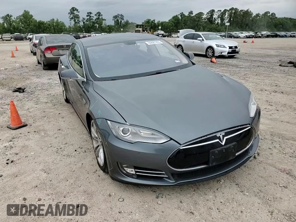 2013 Tesla Model S Performance с VIN 5YJSA1CP6DFP22018, выставлен на аукционе Copart как лот 55681235 с пробегом 86 813 миль миль и Списание • Salvage title. История ставок и продаж доступна на DreamBid. Изображение 14.