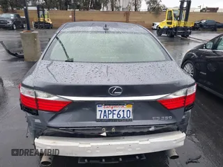 2013 Lexus ES 4dr Sdn with VIN JTHBK1GG1D2055528, listed as a IAAI auction lot 41781276 with 186,228 mi miles. Bid and sale history available at carsss.com. Image 17.
