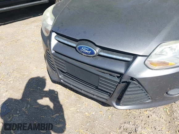 2013 Ford Focus SE with VIN 1FADP3F25DL351343, listed as a IAAI auction lot 42142367 with 146,850 mi miles. Bid and sale history available at carsss.com. Image 6.