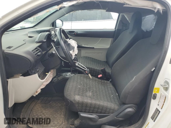 2013 Scion iQ z VIN JTNJJXB08DJ024226, wystawiony jako Copart lot #53262975 z przebiegiem 170 253 mil mil oraz Szkoda całkowita • Salvage title. Historia ofert i sprzedaży dostępna na DreamBid. Obrazek 7.