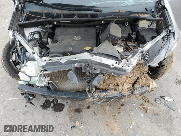 2016 Toyota Sienna SE with VIN 5TDXK3DC0GS725247, listed as a Copart auction lot 48266475 with 100,122 mi miles and Salvage title. Bid and sale history available at DreamBid. Image 13.