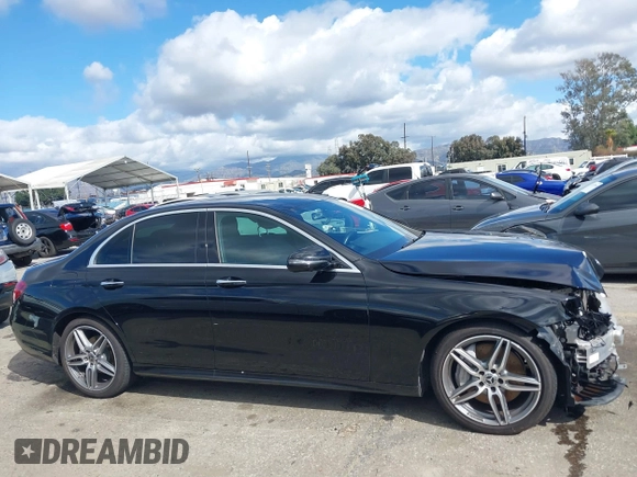 2019 Mercedes-Benz E-Class E 300 with VIN WDDZF4JB4KA684115, listed as a IAAI auction lot 41573761 with 35,678 mi miles. Bid and sale history available at carsss.com. Image 14.