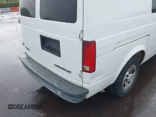 2005 Chevrolet Astro Cargo Van with VIN 1GCDM19X85B108860, listed as a IAAI auction lot 42070462 with 158,946 mi miles. Bid and sale history available at carsss.com. Image 6.
