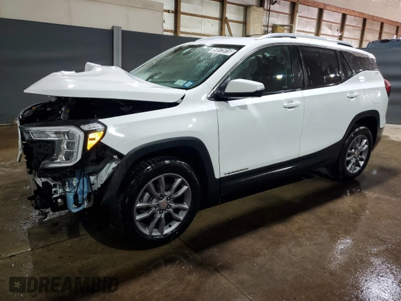 2024 GMC Terrain SLT z VIN 3GKALVEG3RL311828, wystawiony jako Copart lot #59572615 z przebiegiem 26 724 mil mil oraz Czysty tytuł • Clean title. Historia ofert i sprzedaży dostępna na DreamBid. Obrazek 1.