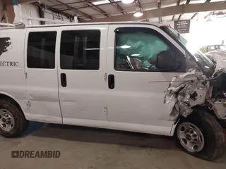 2020 GMC Savana Cargo Van with VIN 1GTW7AFP2L1273696, listed as a IAAI auction lot 41260652 with 73,307 mi miles. Bid and sale history available at carsss.com. Image 14.