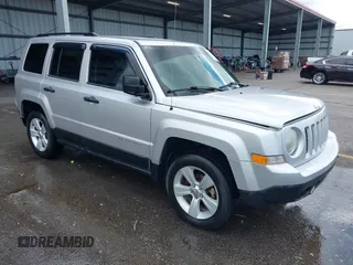 2013 Jeep Patriot Sport z VIN 1C4NJRBB7DD145640, wystawiony jako IAAI lot #42350085 z przebiegiem 157 457 mil mil oraz . Historia ofert i sprzedaży dostępna na DreamBid. Obrazek 1.