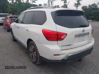 2017 Nissan Pathfinder SV with VIN 5N1DR2MM8HC643637, listed as a IAAI auction lot 42641998 with 137,826 mi miles and . Bid and sale history available at DreamBid. Image 3.