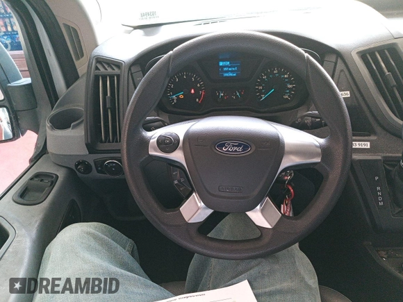 2018 Ford Transit z VIN 1FTYE1CM6JKB35871, wystawiony jako IAAI lot #42737736 z przebiegiem 199 396 mil mil oraz . Historia ofert i sprzedaży dostępna na DreamBid. Obrazek 30.