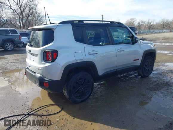 2018 Jeep Renegade Trailhawk with VIN ZACCJBCB6JPH69309, listed as a IAAI auction lot 41648170 with 52,254 mi miles. Bid and sale history available at carsss.com. Image 4.