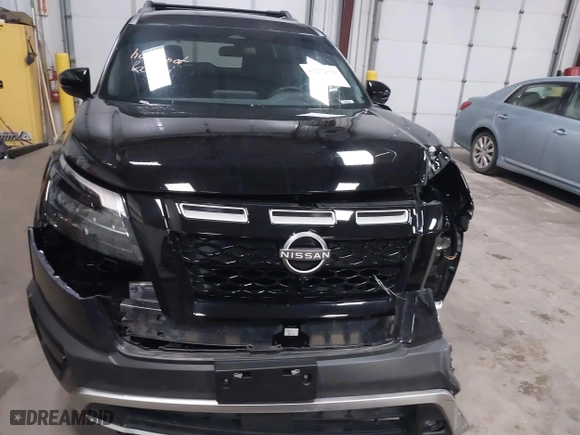 2024 Nissan Pathfinder Rock Creek with VIN 5N1DR3BD4RC257873, listed as a IAAI auction lot 41272092 with 3,324 mi miles. Bid and sale history available at carsss.com. Image 13.