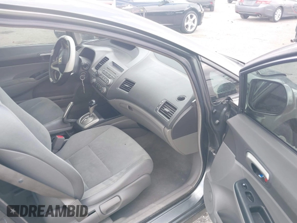2009 Honda Civic LX z VIN 2HGFA16599H369479, wystawiony jako IAAI lot #41489267 z przebiegiem 143 297 mil mil oraz . Historia ofert i sprzedaży dostępna na DreamBid. Obrazek 5.