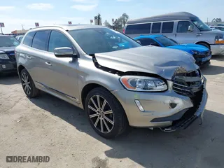 2016 Volvo XC60 T5 Drive-E Premier with VIN YV440MDK1G2854334, listed as a IAAI auction lot 41580888 with 49,765 mi miles. Bid and sale history available at carsss.com. Image 1.