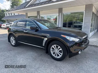 2014 Infiniti QX70 z VIN JN8CS1MW1EM411715, wystawiony jako IAAI lot #42769793 z przebiegiem 180 472 mil mil oraz . Historia ofert i sprzedaży dostępna na DreamBid. Obrazek 1.