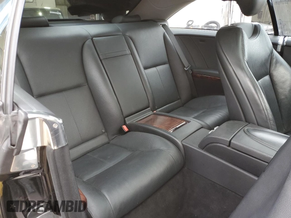 2010 Mercedes-Benz CL 550 z VIN WDDEJ8GBXAA025272, wystawiony jako Copart lot #43619445 z przebiegiem 128 793 mil mil oraz Szkoda całkowita • Salvage title. Historia ofert i sprzedaży dostępna na DreamBid. Obrazek 10.