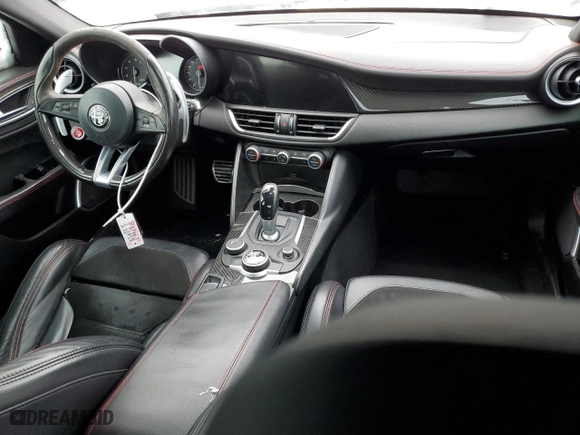 2017 Alfa Romeo Giulia Quadrifoglio with VIN ZARFAEAV8H7548500, listed as a Copart auction lot 86844084 with 98,949 mi miles and Salvage Title. Bid and sale history available at carsss.com. Image 8.