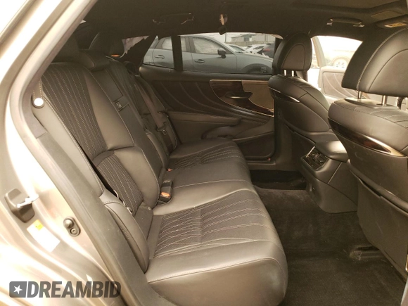 2019 Lexus LS 500 z VIN JTHC51FF1K5006989, wystawiony jako Copart lot #55203413 z przebiegiem 30 985 mil mil oraz . Historia ofert i sprzedaży dostępna na DreamBid. Obrazek 10.