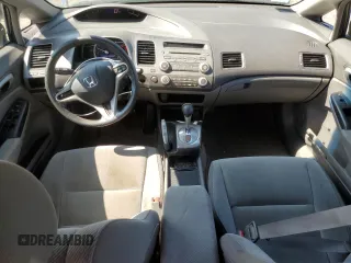 2009 Honda Civic LX z VIN 2HGFA16509H535517, wystawiony jako Copart lot #58602025 z przebiegiem 179 742 mil mil oraz Czysty tytuł • Clean title. Historia ofert i sprzedaży dostępna na DreamBid. Obrazek 8.