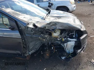 2016 Ford Escape SE z VIN 1FMCU9GX8GUA79697, wystawiony jako IAAI lot #42199779 z przebiegiem 131 826 mil mil oraz . Historia ofert i sprzedaży dostępna na DreamBid. Obrazek 18.