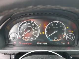 2017 BMW X5 xDrive35i z VIN 5UXKR0C30H0V79585, wystawiony jako Copart lot #50623685 z przebiegiem 117 741 mil mil oraz Szkoda całkowita • Salvage title. Historia ofert i sprzedaży dostępna na DreamBid. Obrazek 9.