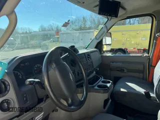 2019 Ford Econoline Commercial with VIN 1FDXE4FS9KDC52269, listed as a Copart auction lot 48694385 with 150,000 mi miles and Clean Title. Bid and sale history available at carsss.com. Image 9.