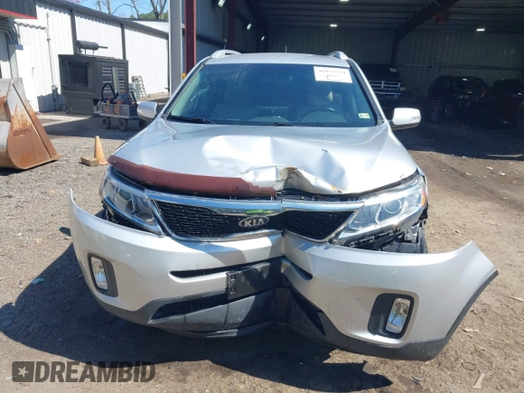 2014 Kia Sorento LX with VIN 5XYKT4A63EG457302, listed as a IAAI auction lot 41859779 with 122,724 mi miles. Bid and sale history available at carsss.com. Image 6.