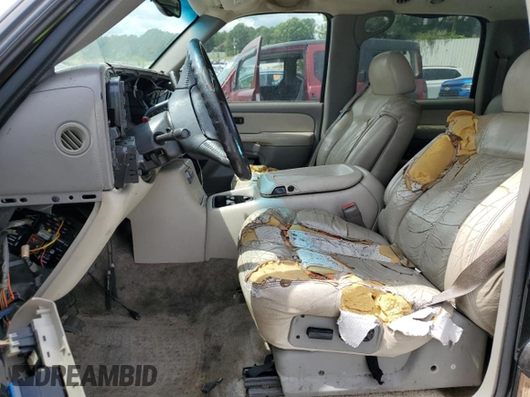 2000 Chevrolet Suburban LS with VIN 3GNFK16T5YG190971, listed as a Copart auction lot 60264695 with Not provided miles and Salvage title. Bid and sale history available at DreamBid. Image 7.
