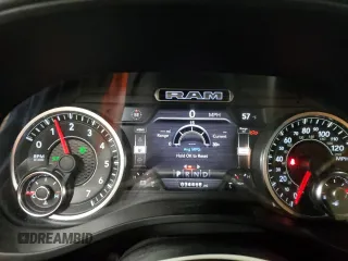 2021 Ram 1500 Big Horn z VIN 1C6SRFFT2MN598580, wystawiony jako Copart lot #52394285 z przebiegiem 34 468 mil mil oraz Szkoda całkowita • Salvage title. Historia ofert i sprzedaży dostępna na DreamBid. Obrazek 9.