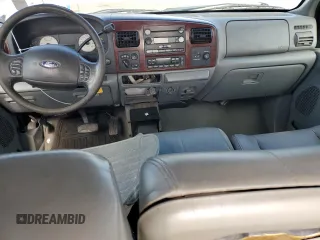 2006 Ford F-350 XL z VIN 1FTWX31P36EA28454, wystawiony jako Copart lot #59232315 z przebiegiem 197 103 mil mil oraz Czysty tytuł • Clean title. Historia ofert i sprzedaży dostępna na DreamBid. Obrazek 8.