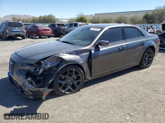 2022 Chrysler 300 S z VIN 2C3CCABG6NH154269, wystawiony jako Copart lot #50454985 z przebiegiem 50 538 mil mil oraz Szkoda całkowita • Salvage title. Historia ofert i sprzedaży dostępna na DreamBid. Obrazek 1.