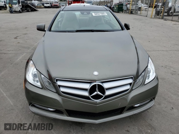 2013 Mercedes-Benz E 350 z VIN WDDKJ5KB5DF197712, wystawiony jako Copart lot #60521005 z przebiegiem 42 109 mil mil oraz Szkoda całkowita • Salvage title. Historia ofert i sprzedaży dostępna na DreamBid. Obrazek 5.