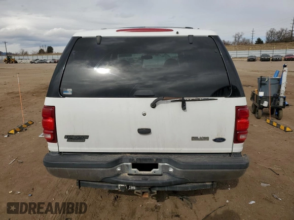 2000 Ford Expedition XLT with VIN 1FMRU1660YLB29813, listed as a Copart auction lot 44729765 with 258,224 mi miles and Salvage Title. Bid and sale history available at DreamBid. Image 6.