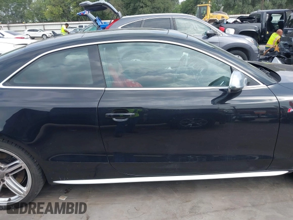 2014 Audi S5 Prestige z VIN WAUVGAFR8EA033713, wystawiony jako IAAI lot #42298683 z przebiegiem 32 062 mil mil oraz . Historia ofert i sprzedaży dostępna na DreamBid. Obrazek 14.