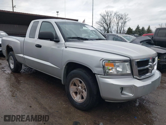 2008 Dodge Dakota SLT with VIN 1D7HW42KX8S560105, listed as a IAAI auction lot 41192410 with 99,097 mi miles and . Bid and sale history available at carsss.com. Image 1.
