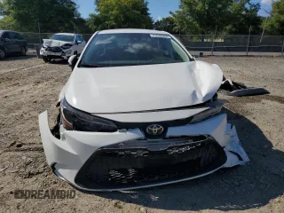2022 Toyota Corolla LE with VIN 5YFEPMAE4NP363997, listed as a Copart auction lot 82856974 with 33,287 mi miles and Clean Title. Bid and sale history available at carsss.com. Image 5.