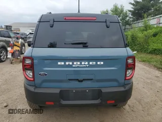 2022 Ford Bronco Sport Outer Banks z VIN 3FMCR9C61NRD00690, wystawiony jako Copart lot #61822235 z przebiegiem 10 635 mil mil oraz Czysty tytuł • Clean title. Historia ofert i sprzedaży dostępna na DreamBid. Obrazek 6.