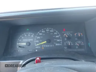 1999 Chevrolet Suburban with VIN 3GNEC16R0XG137834, listed as a IAAI auction lot 41853492 with 296,147 mi miles. Bid and sale history available at carsss.com. Image 7.