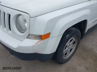 2016 Jeep Patriot Sport with VIN 1C4NJPBBXGD562646, listed as a IAAI auction lot 41929451 with 170,460 mi miles. Bid and sale history available at carsss.com. Image 13.