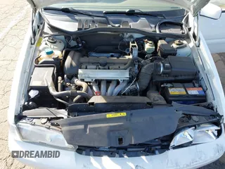 1999 Volvo S70 z VIN YV1LS55A8X1580392, wystawiony jako IAAI lot #41623528 z przebiegiem 77 806 mil mil oraz . Historia ofert i sprzedaży dostępna na DreamBid. Obrazek 10.