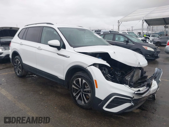 2022 Volkswagen Tiguan S z VIN 3VV1B7AXXNM149461, wystawiony jako IAAI lot #41746132 z przebiegiem 22 832 mil mil oraz . Historia ofert i sprzedaży dostępna na DreamBid. Obrazek 1.