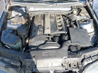 2002 BMW 3 Series 325i with VIN WBAET374X2NG72824, listed as a IAAI auction lot 41822437 with 1 mi miles. Bid and sale history available at carsss.com. Image 10.