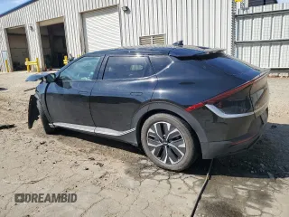 2024 Kia EV6 Light Long Range z VIN KNDC34LA1R5172053, wystawiony jako Copart lot #50467395 z przebiegiem Nie podano mil oraz Szkoda całkowita • Salvage title. Historia ofert i sprzedaży dostępna na DreamBid. Obrazek 2.