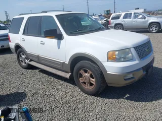 2004 Ford Expedition Eddie Bauer z VIN 1FMPU17L84LB36658, wystawiony jako IAAI lot #42472188 z przebiegiem 195 235 mil mil oraz . Historia ofert i sprzedaży dostępna na DreamBid. Obrazek 1.