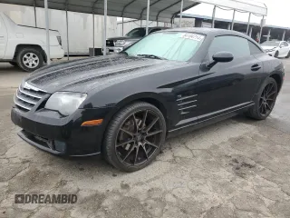 2005 Chrysler Crossfire z VIN 1C3AN59L85X032584, wystawiony jako Copart lot #84104714 z przebiegiem 133 870 mil mil oraz Szkody całkowita. Historia ofert i sprzedaży dostępna na DreamBid. Obrazek 1.