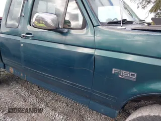 1993 Ford F-150 z VIN 1FTEX15N7PKB65960, wystawiony jako IAAI lot #41306323 z przebiegiem Nie podano mil oraz . Historia ofert i sprzedaży dostępna na DreamBid. Obrazek 14.