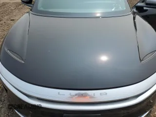 2023 Lucid Air Pure z VIN 50EA1PFA8PA008146, wystawiony jako Copart lot #59182745 z przebiegiem 23 861 mil mil oraz Szkoda całkowita • Salvage title. Historia ofert i sprzedaży dostępna na DreamBid. Obrazek 11.