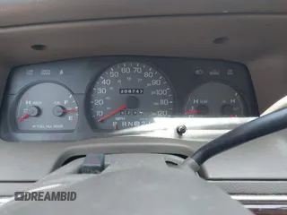2003 Mercury Grand Marquis LS Premium z VIN 2MEFM75W53X691700, wystawiony jako IAAI lot #41952048 z przebiegiem 208 747 mil mil oraz . Historia ofert i sprzedaży dostępna na DreamBid. Obrazek 7.
