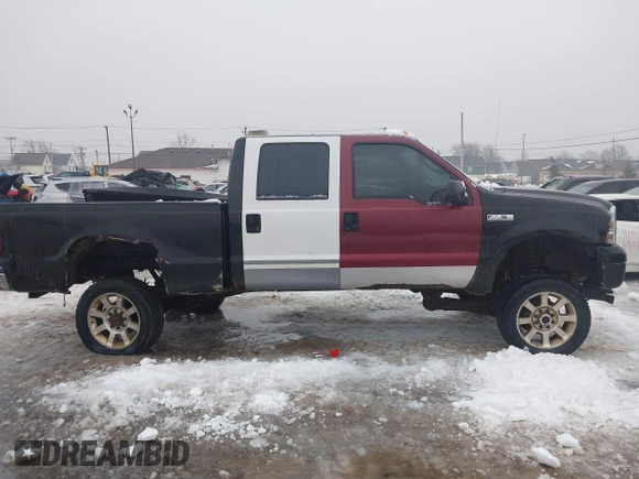 2005 Ford F-250 XL z VIN 1FTSW21515EC67798, wystawiony jako IAAI lot #41463473 z przebiegiem 221 075 mil mil oraz . Historia ofert i sprzedaży dostępna na DreamBid. Obrazek 12.