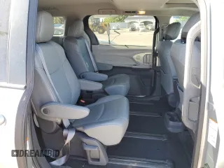 2021 Toyota Sienna XLE z VIN 5TDJRKEC8MS058563, wystawiony jako Copart lot #56932015 z przebiegiem 57 319 mil mil oraz Szkoda całkowita • Salvage title. Historia ofert i sprzedaży dostępna na DreamBid. Obrazek 11.