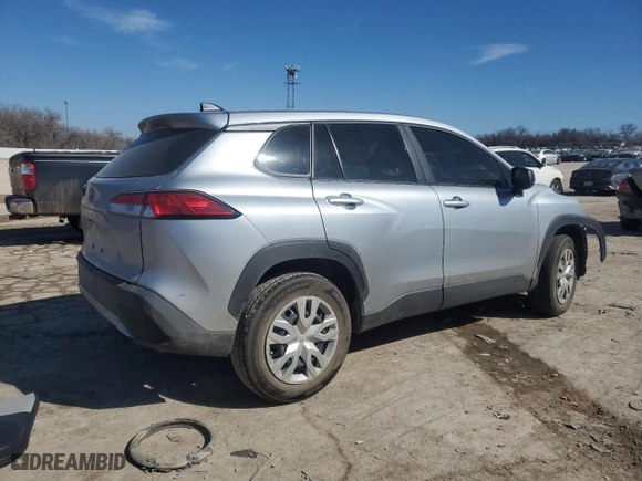 2022 Toyota Corolla Cross L with VIN 7MUAAAAG8NV022454, listed as a Copart auction lot 46517505 with 50,321 mi miles and Salvage Title. Bid and sale history available at carsss.com. Image 3.